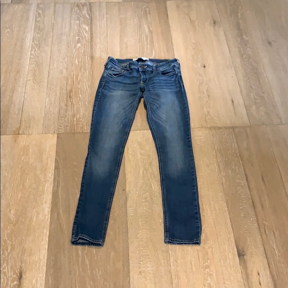 Medium wash skinny jeans